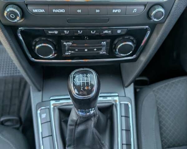 Белый Шкода Суперб, объемом двигателя 1.8 л и пробегом 140 тыс. км за 11300 $, фото 28 на Automoto.ua