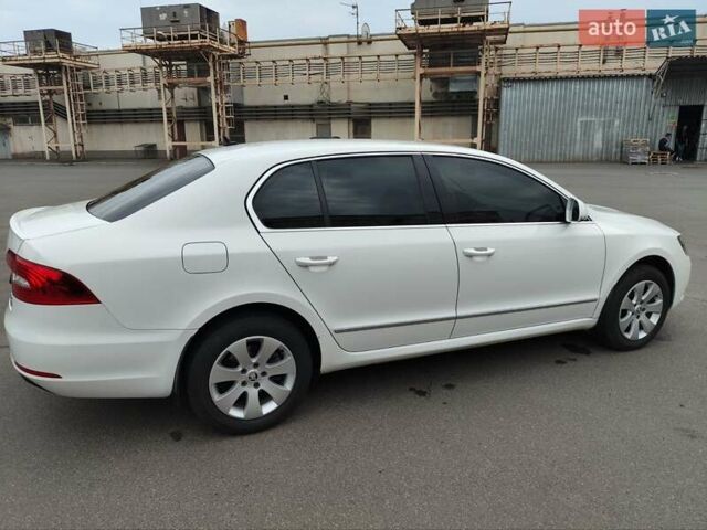 Білий Шкода Суперб, об'ємом двигуна 1.8 л та пробігом 172 тис. км за 11999 $, фото 21 на Automoto.ua