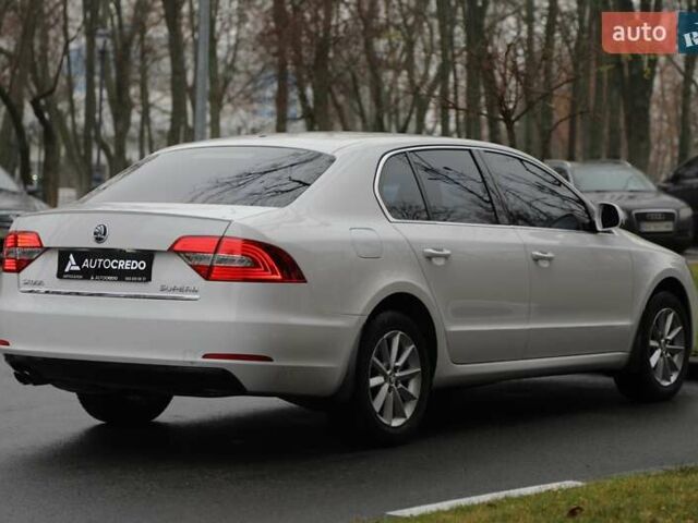 Белый Шкода Суперб, объемом двигателя 1.8 л и пробегом 162 тыс. км за 11500 $, фото 3 на Automoto.ua