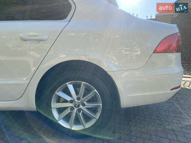 Белый Шкода Суперб, объемом двигателя 1.8 л и пробегом 250 тыс. км за 10800 $, фото 12 на Automoto.ua