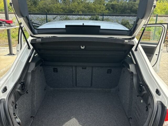 Белый Шкода Суперб, объемом двигателя 1.8 л и пробегом 180 тыс. км за 11600 $, фото 22 на Automoto.ua