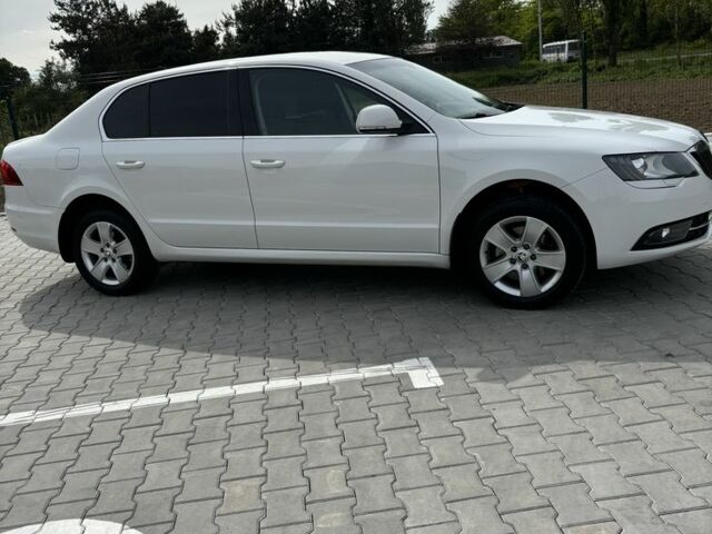 Белый Шкода Суперб, объемом двигателя 1.8 л и пробегом 180 тыс. км за 11600 $, фото 3 на Automoto.ua