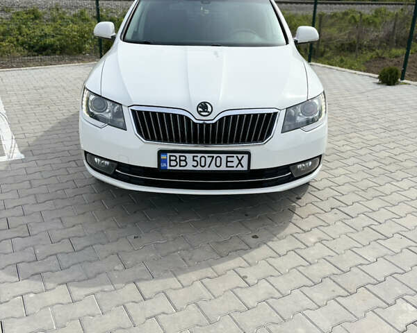 Белый Шкода Суперб, объемом двигателя 1.8 л и пробегом 174 тыс. км за 12500 $, фото 5 на Automoto.ua