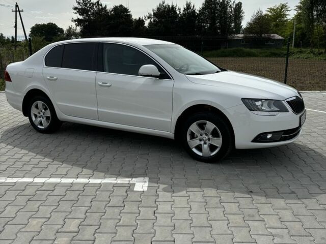 Белый Шкода Суперб, объемом двигателя 1.8 л и пробегом 180 тыс. км за 11600 $, фото 2 на Automoto.ua