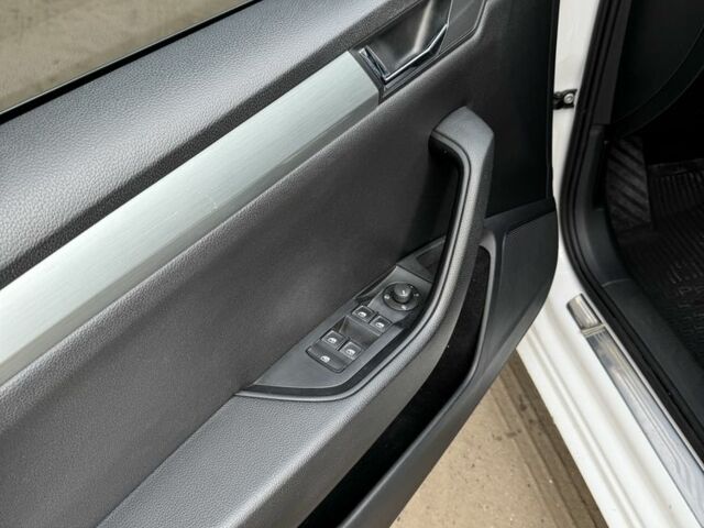 Белый Шкода Суперб, объемом двигателя 1.8 л и пробегом 170 тыс. км за 13500 $, фото 8 на Automoto.ua