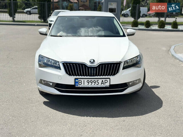 Белый Шкода Суперб, объемом двигателя 1.8 л и пробегом 193 тыс. км за 16200 $, фото 1 на Automoto.ua