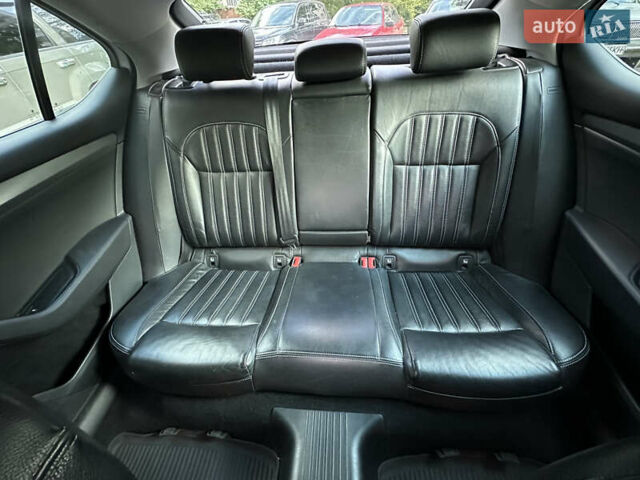 Белый Шкода Суперб, объемом двигателя 1.6 л и пробегом 210 тыс. км за 14700 $, фото 9 на Automoto.ua
