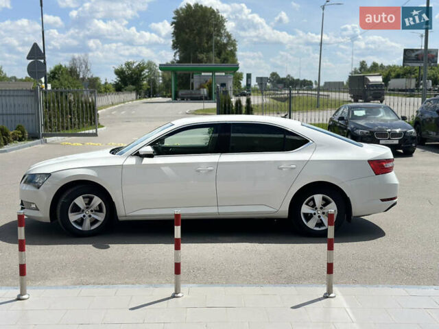 Белый Шкода Суперб, объемом двигателя 1.8 л и пробегом 193 тыс. км за 16200 $, фото 6 на Automoto.ua