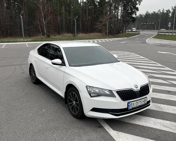 Белый Шкода Суперб, объемом двигателя 1.8 л и пробегом 258 тыс. км за 12999 $, фото 11 на Automoto.ua