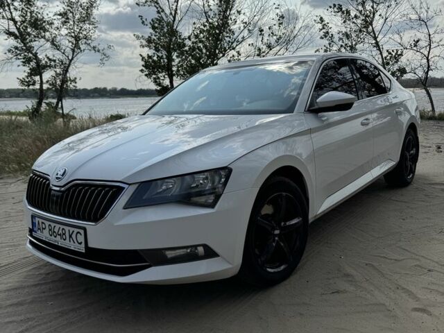 Белый Шкода Суперб, объемом двигателя 1.8 л и пробегом 170 тыс. км за 13500 $, фото 6 на Automoto.ua