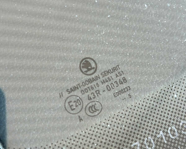 Белый Шкода Суперб, объемом двигателя 1.6 л и пробегом 280 тыс. км за 14500 $, фото 10 на Automoto.ua