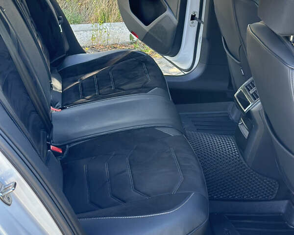 Белый Шкода Суперб, объемом двигателя 1.6 л и пробегом 280 тыс. км за 14500 $, фото 30 на Automoto.ua