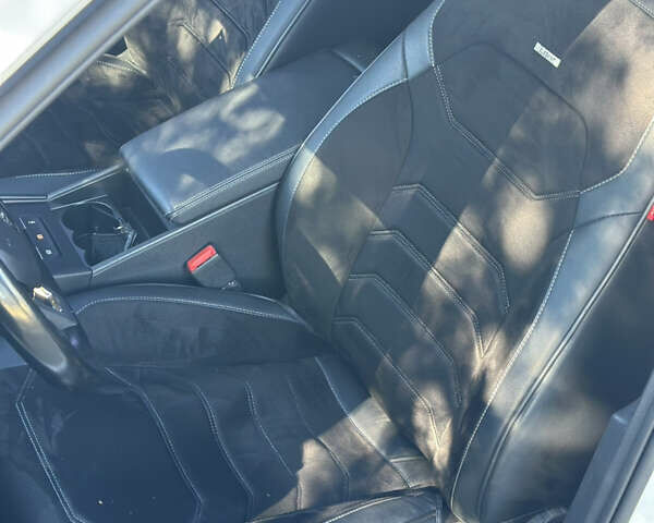 Белый Шкода Суперб, объемом двигателя 1.6 л и пробегом 280 тыс. км за 14500 $, фото 19 на Automoto.ua