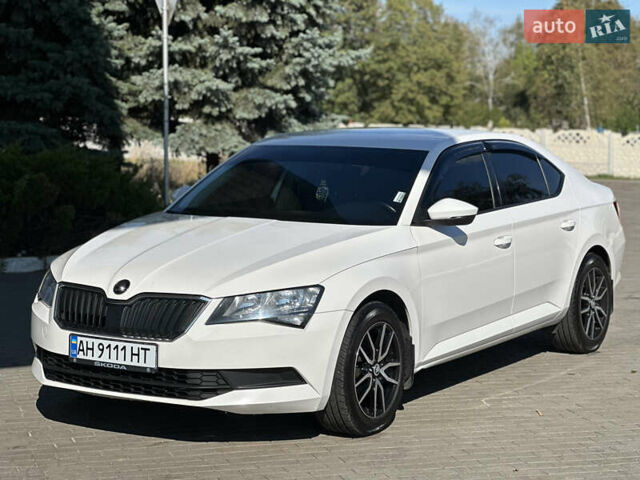 Белый Шкода Суперб, объемом двигателя 1.6 л и пробегом 280 тыс. км за 14500 $, фото 1 на Automoto.ua