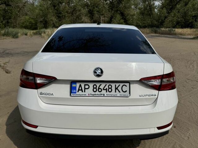 Белый Шкода Суперб, объемом двигателя 1.8 л и пробегом 170 тыс. км за 13500 $, фото 3 на Automoto.ua