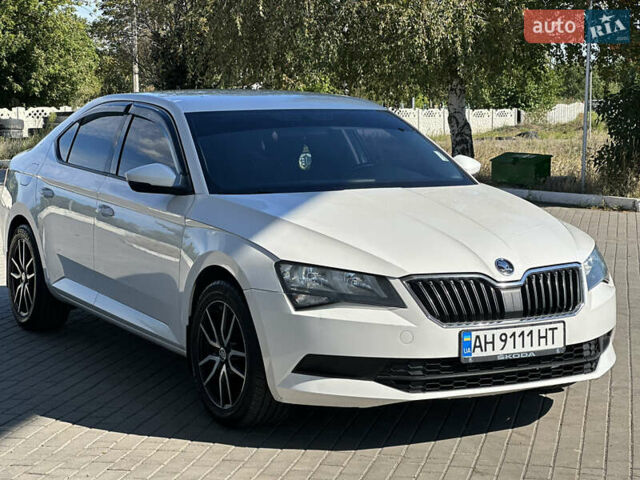 Белый Шкода Суперб, объемом двигателя 1.6 л и пробегом 280 тыс. км за 14500 $, фото 3 на Automoto.ua