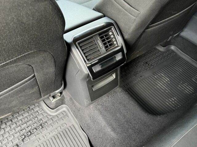 Белый Шкода Суперб, объемом двигателя 1.8 л и пробегом 170 тыс. км за 13500 $, фото 11 на Automoto.ua