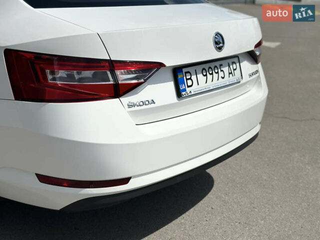 Белый Шкода Суперб, объемом двигателя 1.8 л и пробегом 193 тыс. км за 16200 $, фото 11 на Automoto.ua