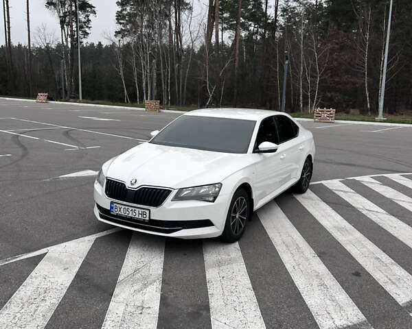 Белый Шкода Суперб, объемом двигателя 1.8 л и пробегом 258 тыс. км за 12999 $, фото 8 на Automoto.ua