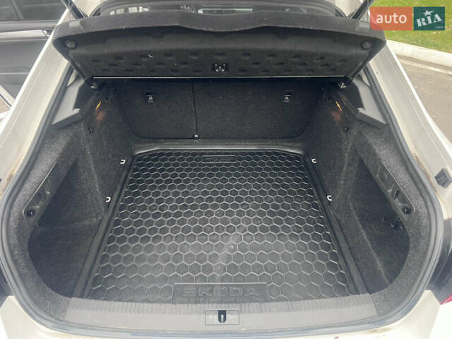 Белый Шкода Суперб, объемом двигателя 1.8 л и пробегом 258 тыс. км за 12999 $, фото 21 на Automoto.ua