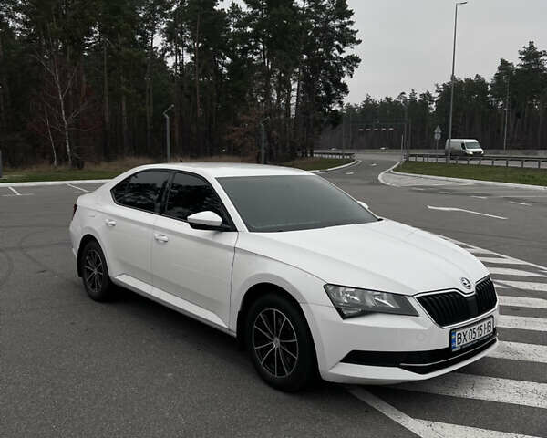 Белый Шкода Суперб, объемом двигателя 1.8 л и пробегом 258 тыс. км за 12999 $, фото 14 на Automoto.ua