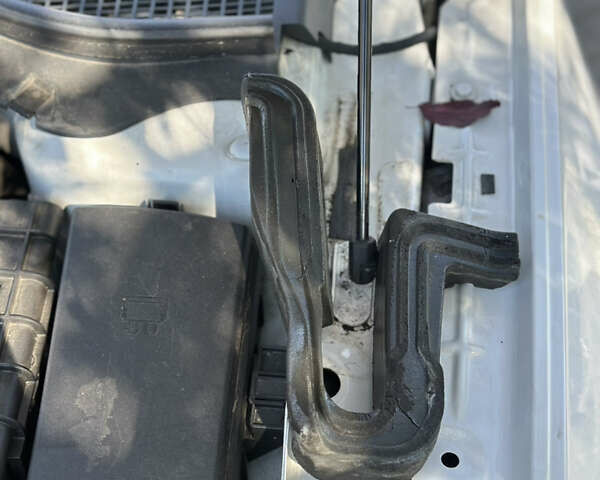 Белый Шкода Суперб, объемом двигателя 1.6 л и пробегом 280 тыс. км за 14500 $, фото 41 на Automoto.ua