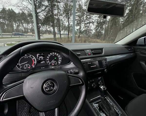 Белый Шкода Суперб, объемом двигателя 1.8 л и пробегом 258 тыс. км за 12999 $, фото 12 на Automoto.ua