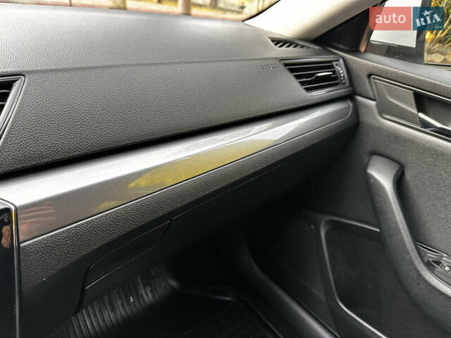 Белый Шкода Суперб, объемом двигателя 2 л и пробегом 255 тыс. км за 15500 $, фото 39 на Automoto.ua