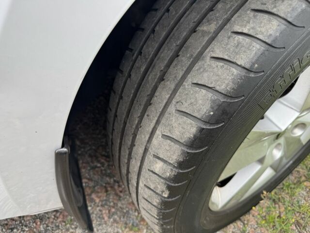 Белый Шкода Суперб, объемом двигателя 1.8 л и пробегом 187 тыс. км за 15200 $, фото 9 на Automoto.ua