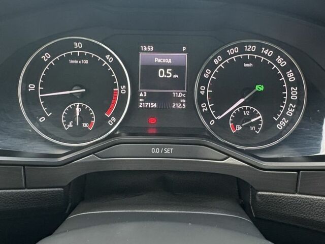 Білий Шкода Суперб, об'ємом двигуна 2 л та пробігом 217 тис. км за 21000 $, фото 5 на Automoto.ua