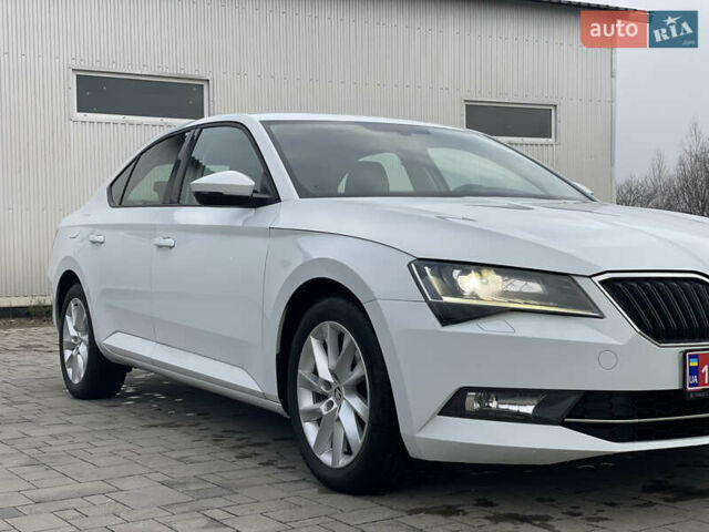 Белый Шкода Суперб, объемом двигателя 2 л и пробегом 255 тыс. км за 14999 $, фото 32 на Automoto.ua