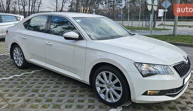 Білий Шкода Суперб, об'ємом двигуна 1.8 л та пробігом 144 тис. км за 16900 $, фото 4 на Automoto.ua
