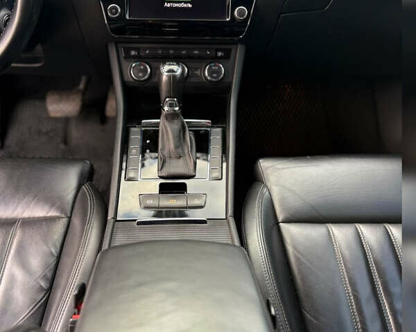 Белый Шкода Суперб, объемом двигателя 2 л и пробегом 217 тыс. км за 21000 $, фото 5 на Automoto.ua