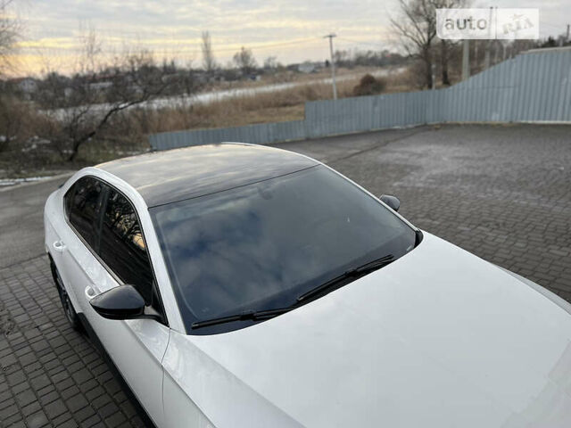 Белый Шкода Суперб, объемом двигателя 1.8 л и пробегом 188 тыс. км за 16400 $, фото 2 на Automoto.ua