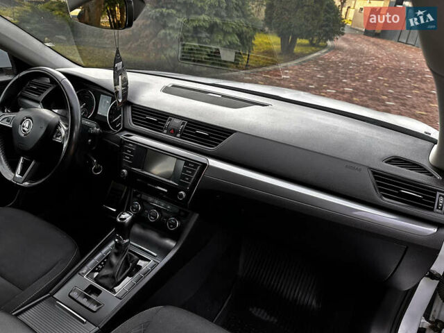 Белый Шкода Суперб, объемом двигателя 2 л и пробегом 255 тыс. км за 15500 $, фото 34 на Automoto.ua