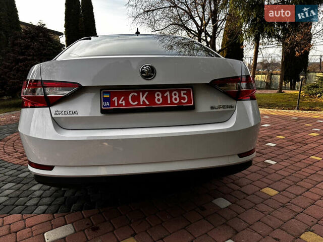 Белый Шкода Суперб, объемом двигателя 2 л и пробегом 255 тыс. км за 15500 $, фото 6 на Automoto.ua