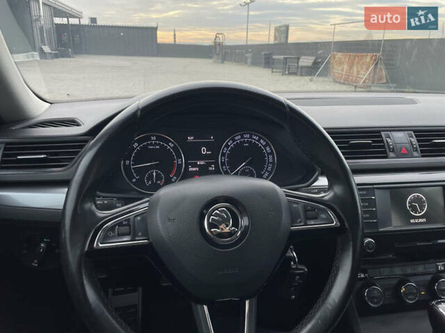 Белый Шкода Суперб, объемом двигателя 2 л и пробегом 255 тыс. км за 14999 $, фото 53 на Automoto.ua