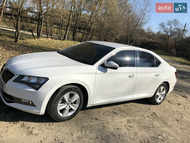 Белый Шкода Суперб, объемом двигателя 1.6 л и пробегом 280 тыс. км за 14500 $, фото 13 на Automoto.ua
