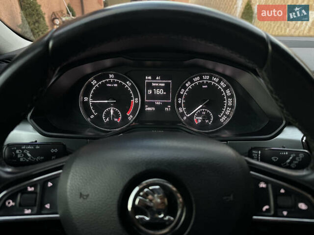 Белый Шкода Суперб, объемом двигателя 2 л и пробегом 248 тыс. км за 12900 $, фото 10 на Automoto.ua