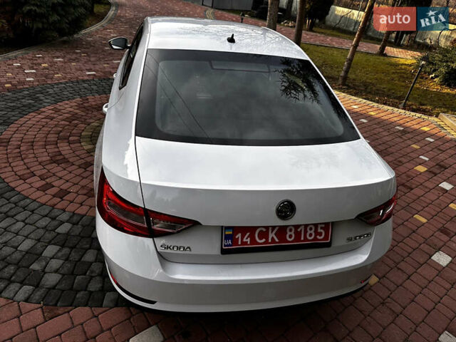 Белый Шкода Суперб, объемом двигателя 2 л и пробегом 255 тыс. км за 15500 $, фото 9 на Automoto.ua