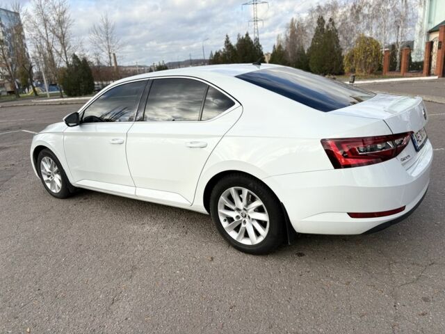 Білий Шкода Суперб, об'ємом двигуна 2 л та пробігом 217 тис. км за 21000 $, фото 12 на Automoto.ua