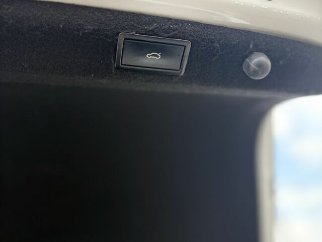 Білий Шкода Суперб, об'ємом двигуна 2 л та пробігом 217 тис. км за 21000 $, фото 9 на Automoto.ua