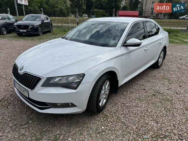 Білий Шкода Суперб, об'ємом двигуна 1.8 л та пробігом 187 тис. км за 16500 $, фото 1 на Automoto.ua