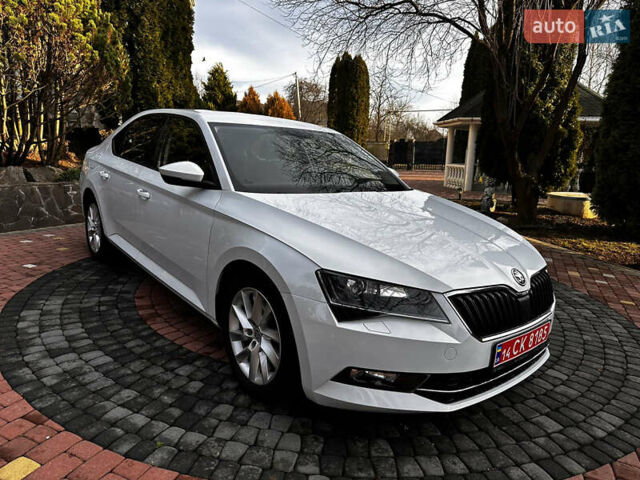 Белый Шкода Суперб, объемом двигателя 2 л и пробегом 255 тыс. км за 15500 $, фото 14 на Automoto.ua