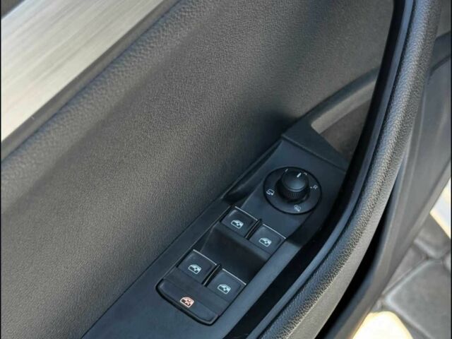 Белый Шкода Суперб, объемом двигателя 0 л и пробегом 209 тыс. км за 16500 $, фото 7 на Automoto.ua