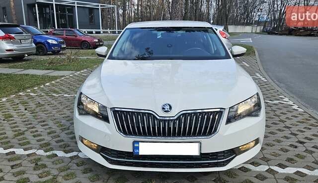 Білий Шкода Суперб, об'ємом двигуна 1.8 л та пробігом 144 тис. км за 16900 $, фото 3 на Automoto.ua