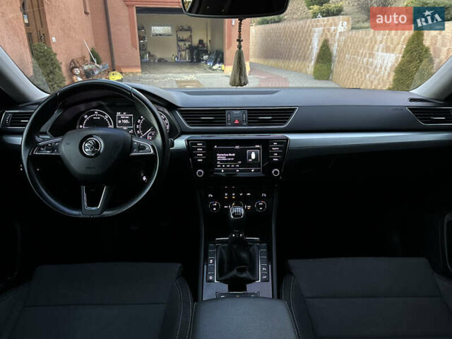 Белый Шкода Суперб, объемом двигателя 2 л и пробегом 248 тыс. км за 12900 $, фото 8 на Automoto.ua