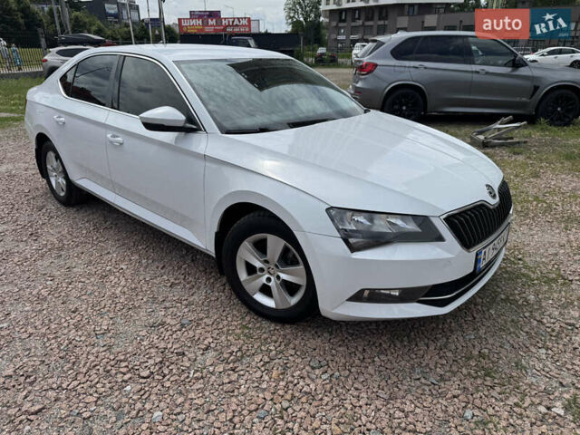 Білий Шкода Суперб, об'ємом двигуна 1.8 л та пробігом 187 тис. км за 16500 $, фото 5 на Automoto.ua