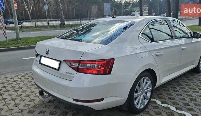 Білий Шкода Суперб, об'ємом двигуна 1.8 л та пробігом 144 тис. км за 16900 $, фото 7 на Automoto.ua