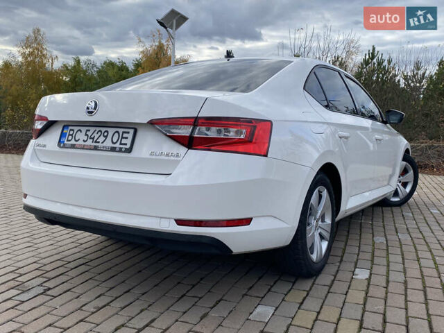 Білий Шкода Суперб, об'ємом двигуна 2 л та пробігом 210 тис. км за 13999 $, фото 7 на Automoto.ua